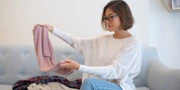 mujer recebiendo productos gratis en Shein.